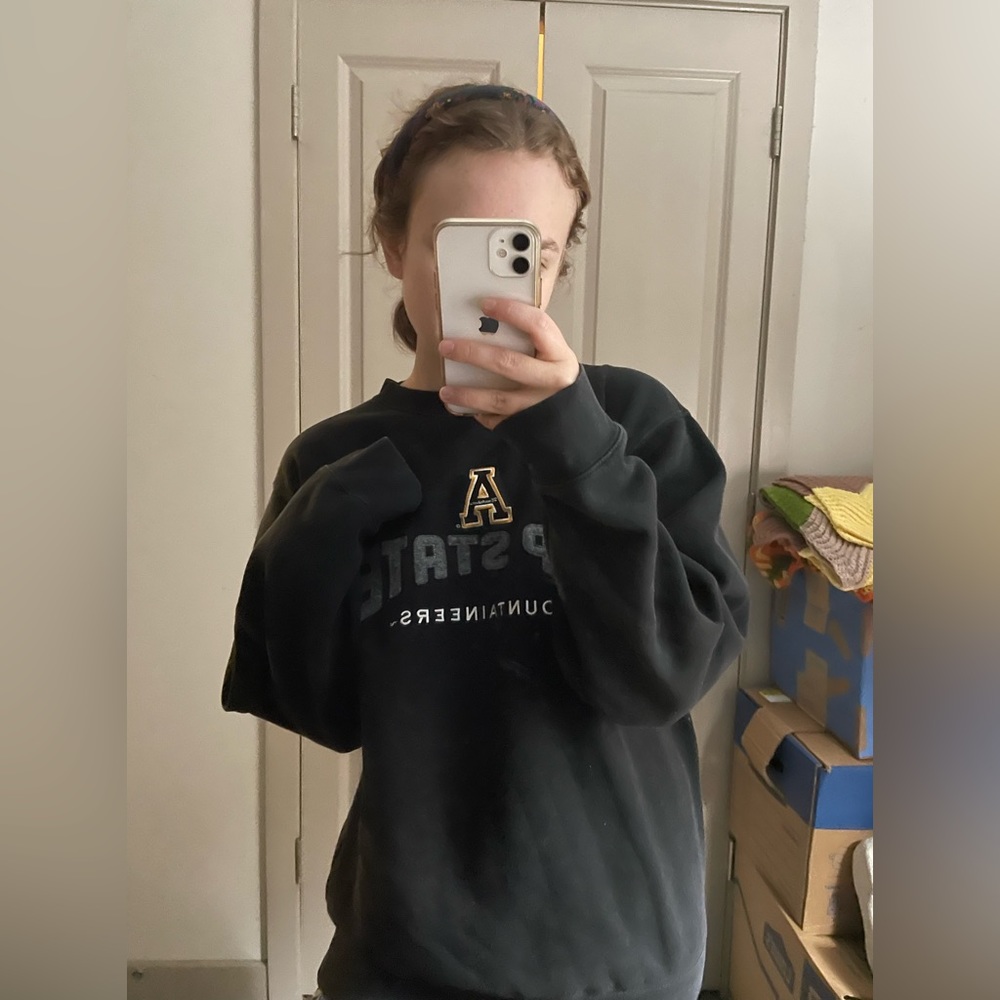 ✨4/$10 4 items for $10✨App State Sweatshirt